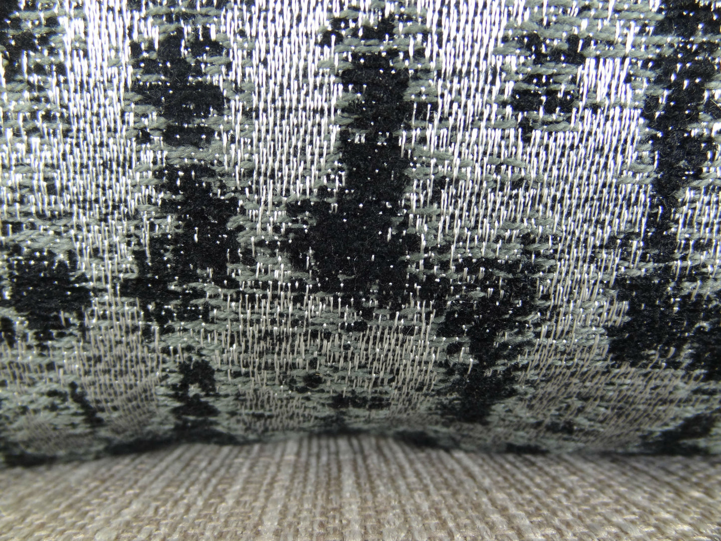 Onyx Metallic Chic